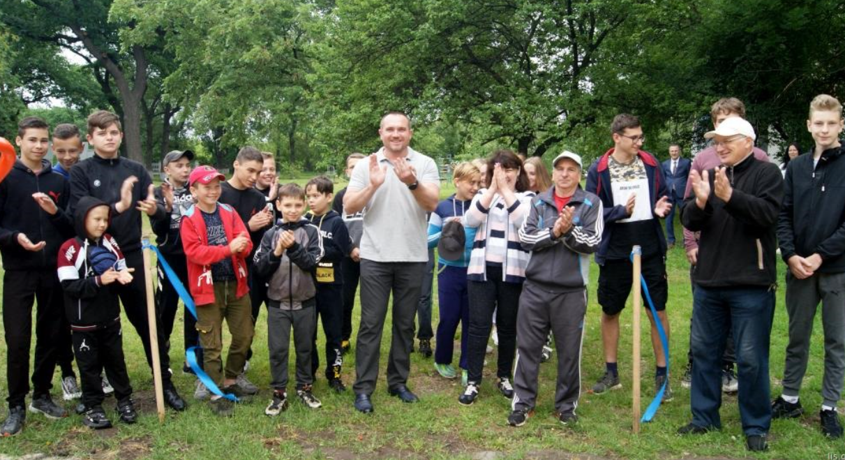 В Лисичанске на "Водной станции" открыли новую спортивную площадку
